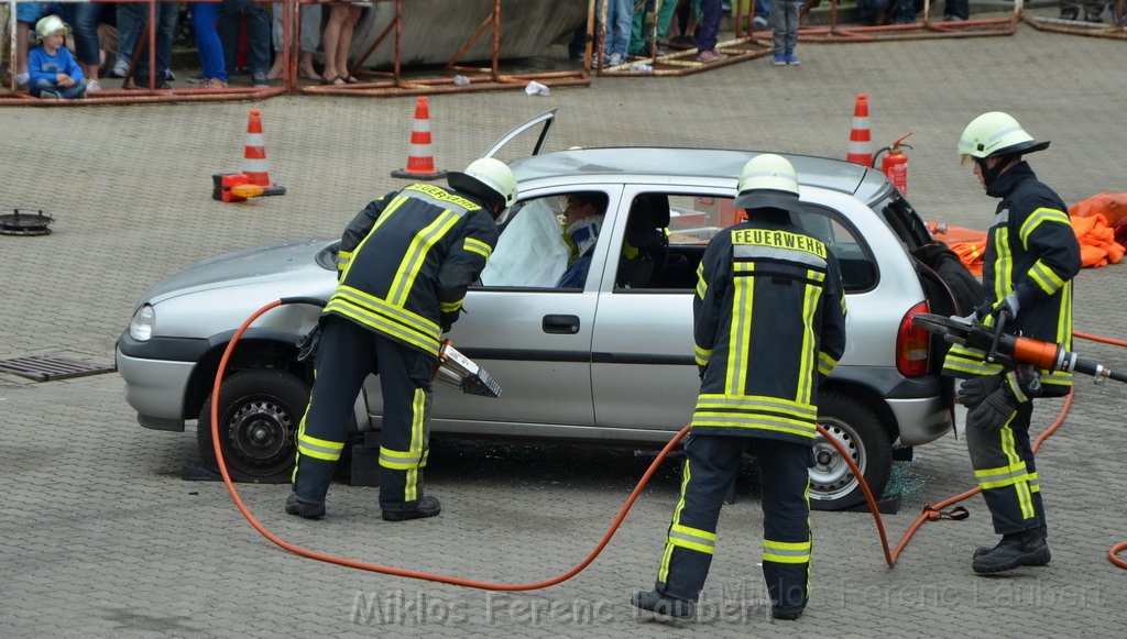 Tag der Offenen Tuer BF Koeln Weidenpesch Scheibenstr P386.JPG